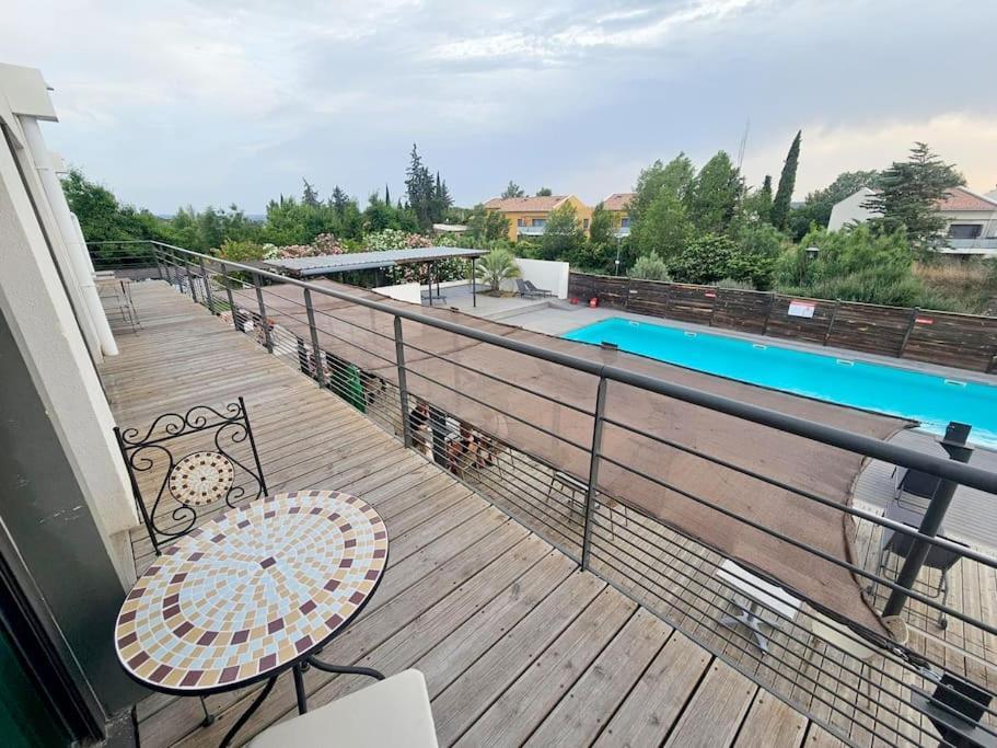 Appartement 104 Douce Provence Au Calme Face A La Piscine à Éguilles Extérieur photo