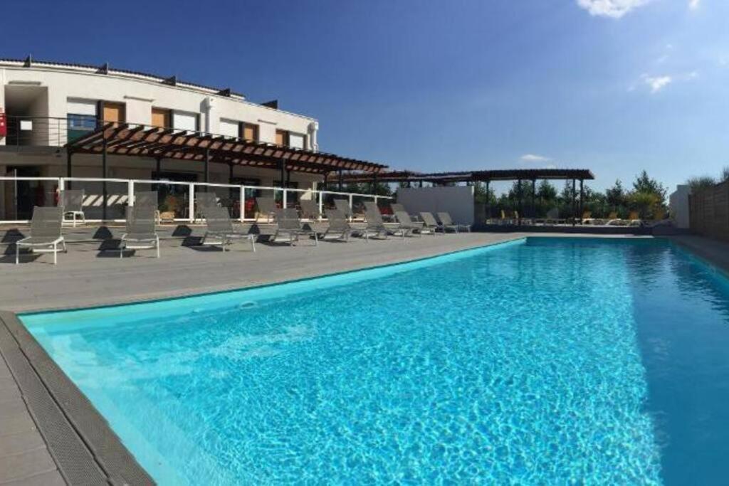 Appartement 104 Douce Provence Au Calme Face A La Piscine à Éguilles Extérieur photo